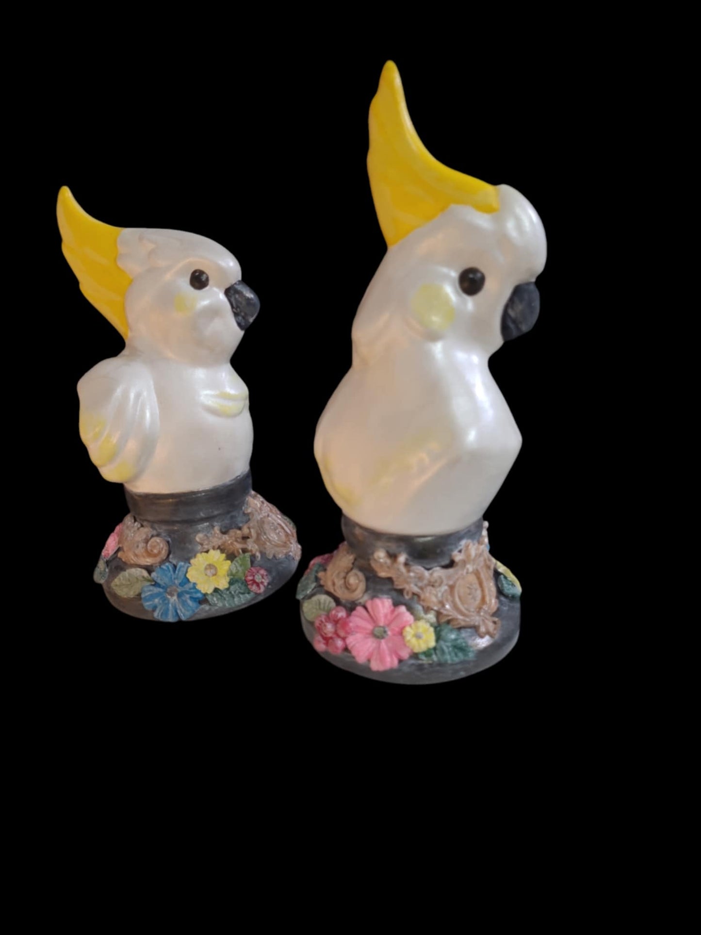Cockatoo statues