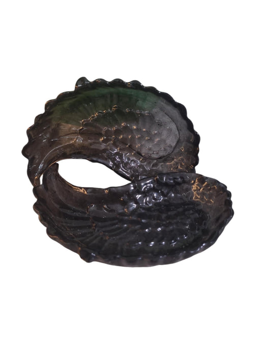 Resin wing dishes