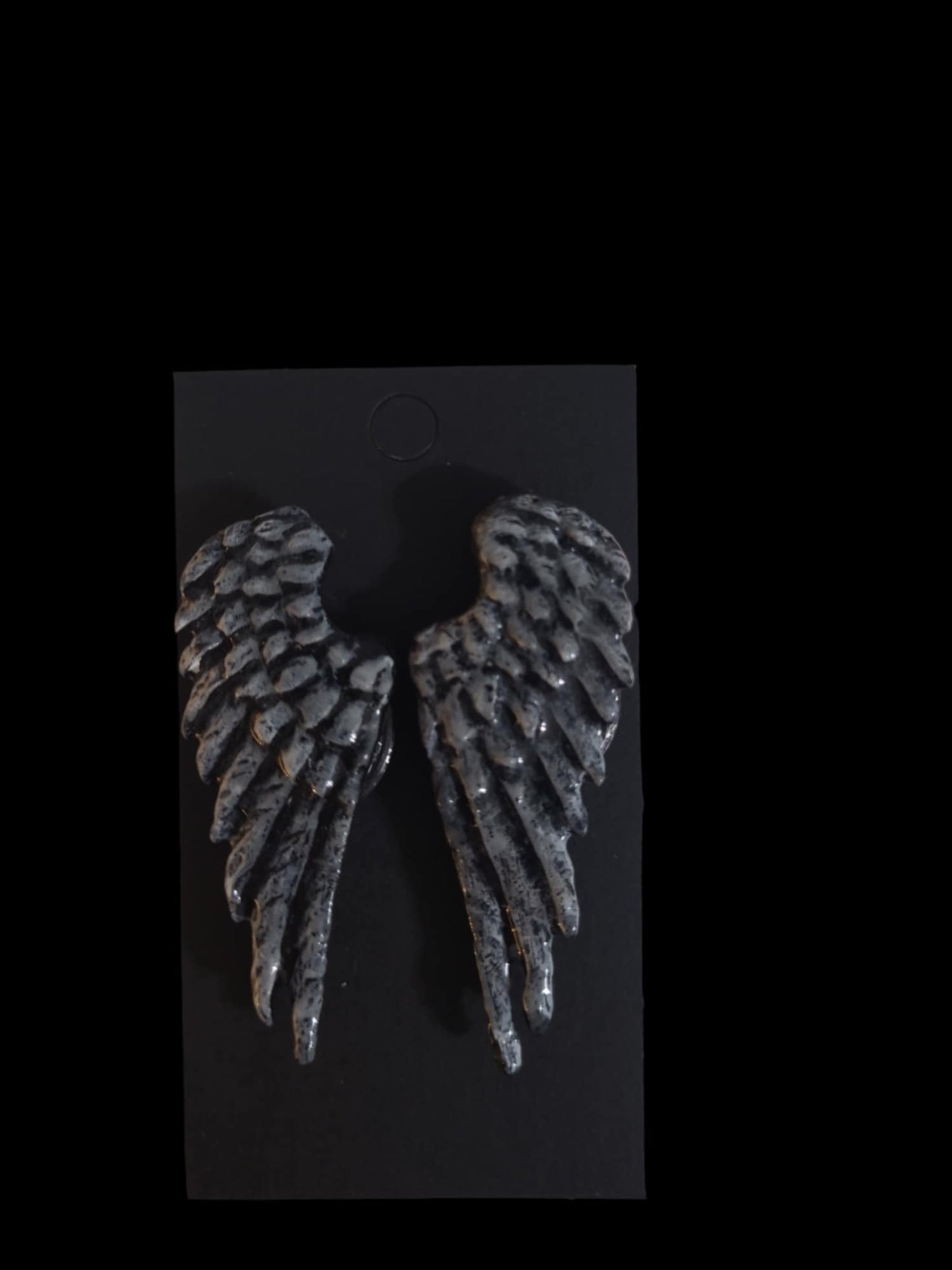 Magnetic wings